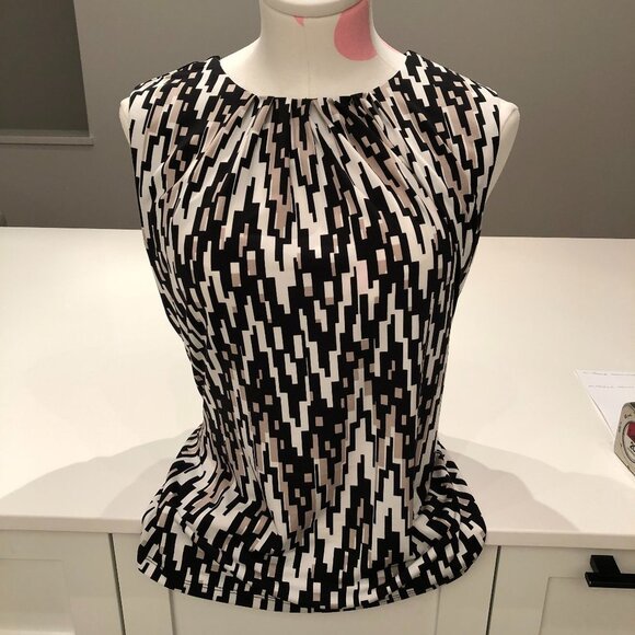 Calvin Klein Sleeveless Scoop Neck Top in Geometric Pattern Blk/Tan/White Sz S - Picture 1 of 13